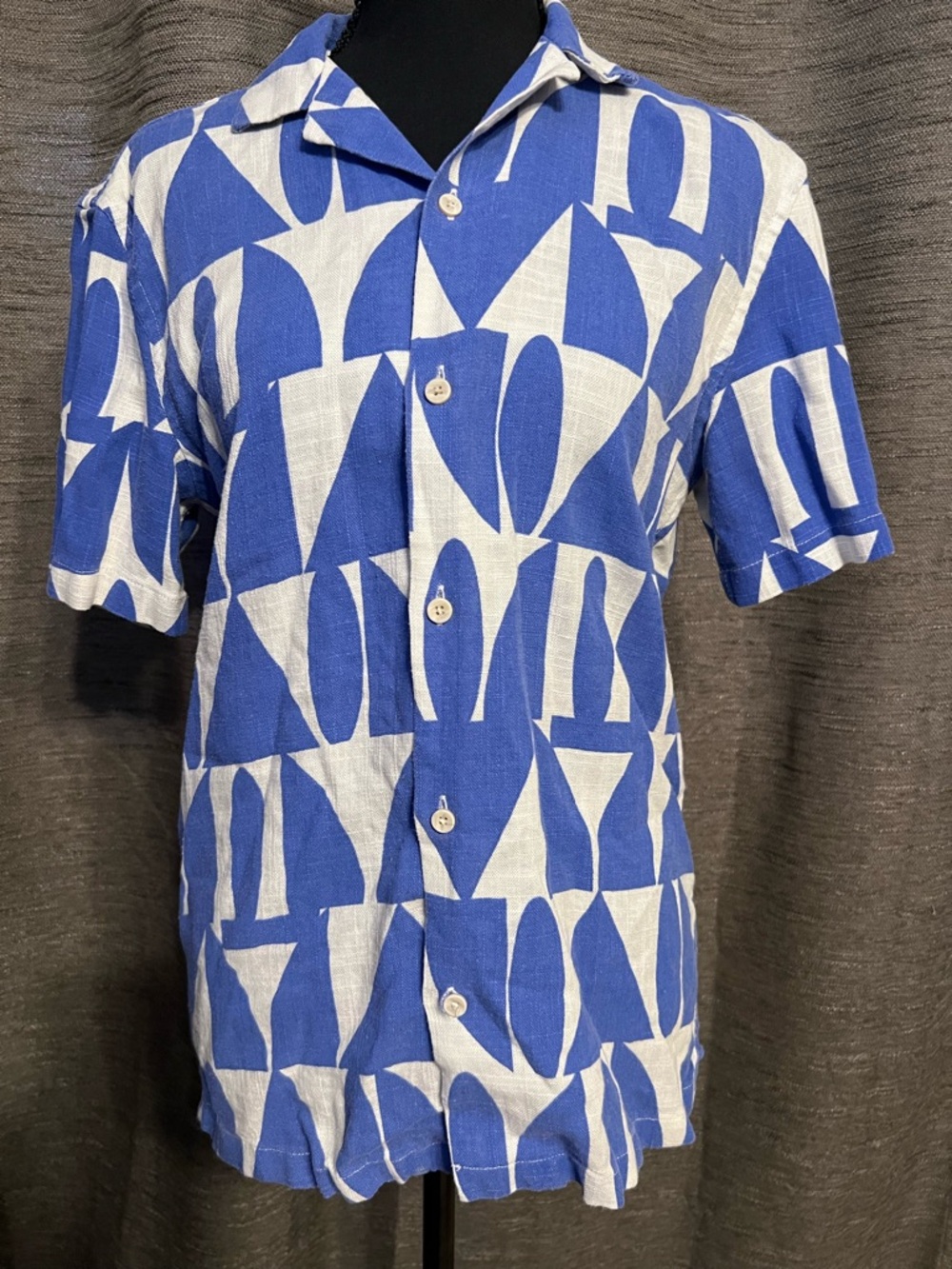 Zara Blue and White Geometric Short Sleeve Button-Up Shirt